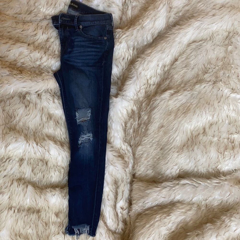 Express Mid-rise jean legging.